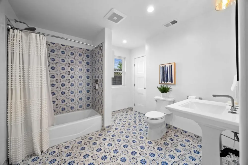 3242 Fair Oaks Avenue Redwood City, CA 94063