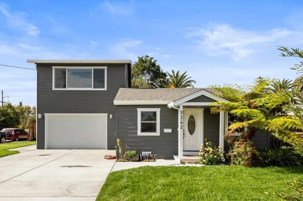3242 Fair Oaks Avenue Redwood City, CA 94063