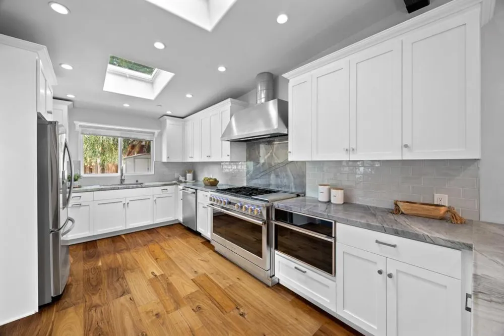 3242 Fair Oaks Avenue Redwood City, CA 94063