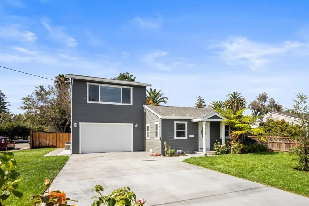 3242 Fair Oaks Avenue Redwood City, CA 94063