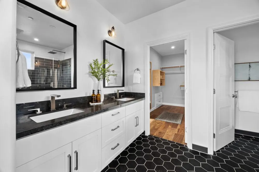 3242 Fair Oaks Avenue Redwood City, CA 94063