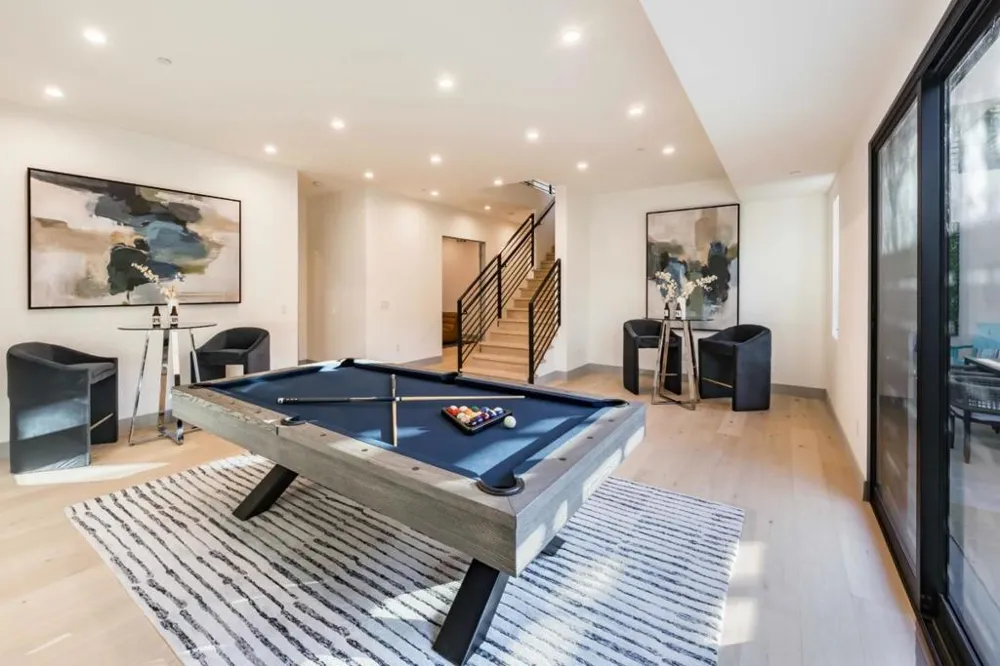 1127 Hillslope Place Los Altos, CA 94024