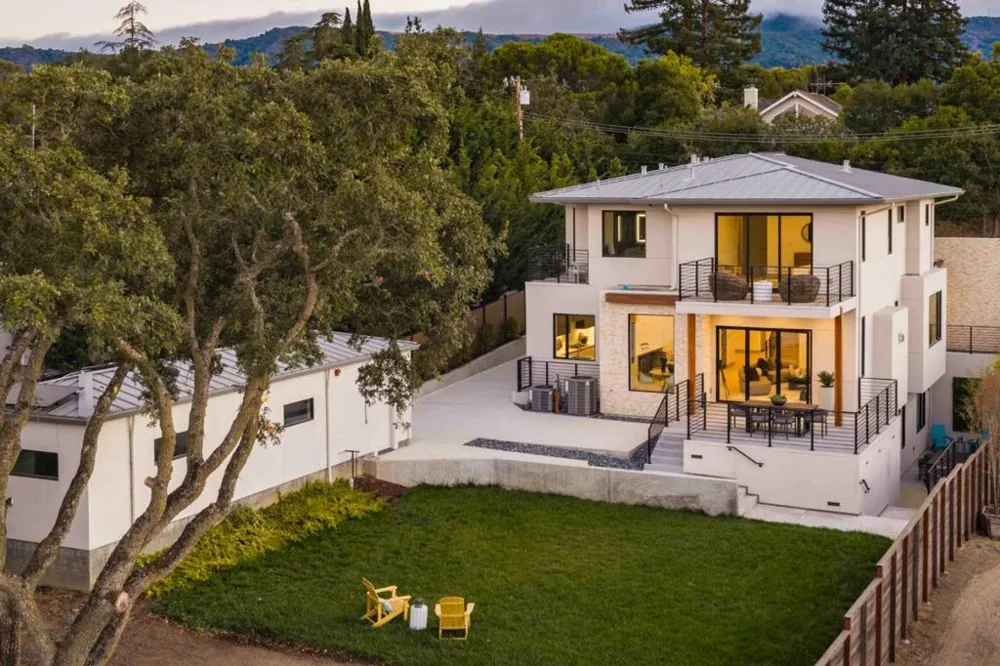 1127 Hillslope Place Los Altos, CA 94024