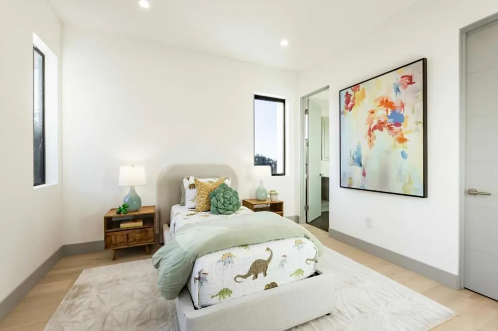 1127 Hillslope Place Los Altos, CA 94024