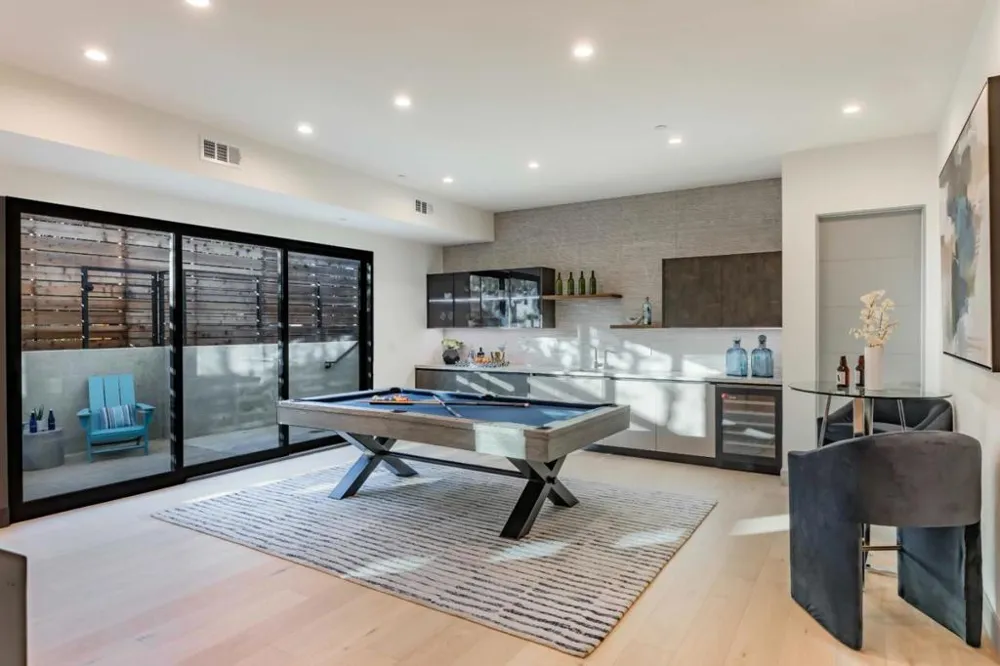 1127 Hillslope Place Los Altos, CA 94024