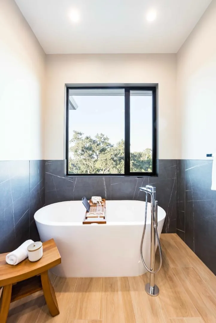 1127 Hillslope Place Los Altos, CA 94024