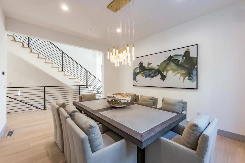 1127 Hillslope Place Los Altos, CA 94024