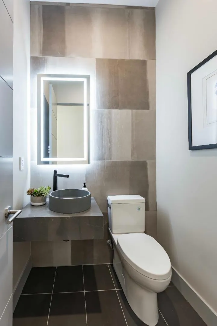 1127 Hillslope Place Los Altos, CA 94024