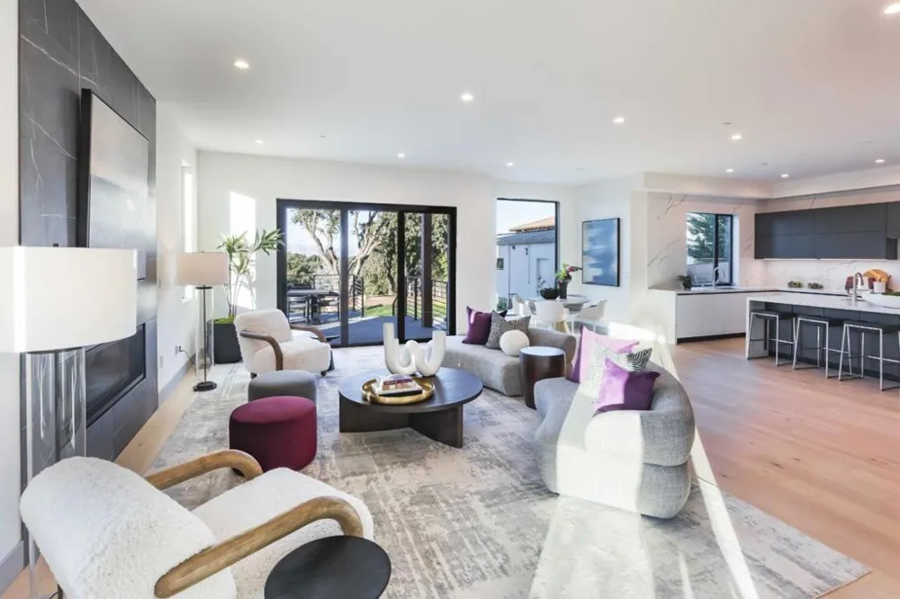 1127 Hillslope Place Los Altos, CA 94024