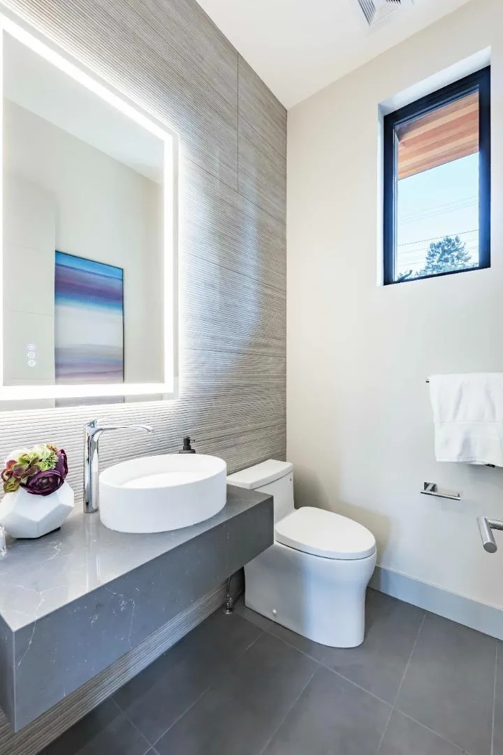 1127 Hillslope Place Los Altos, CA 94024