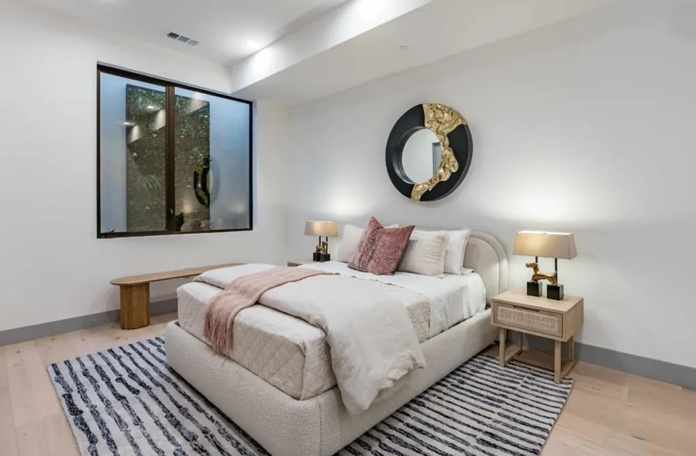 1127 Hillslope Place Los Altos, CA 94024