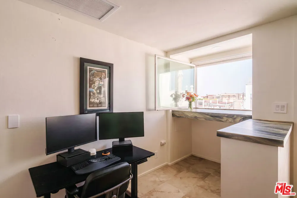 34 Galleon Street Marina del Rey, CA 90292