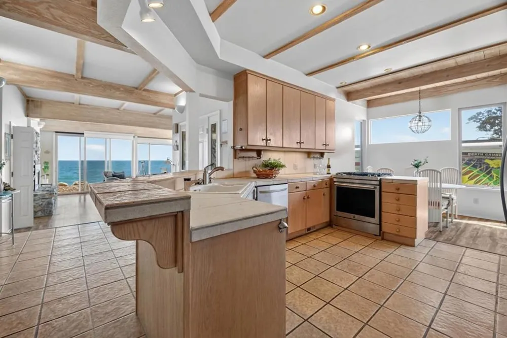 22800 E Cliff Drive Santa Cruz, CA 95062