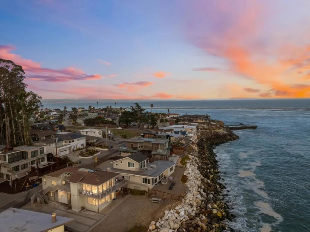 22800 E Cliff Drive Santa Cruz, CA 95062