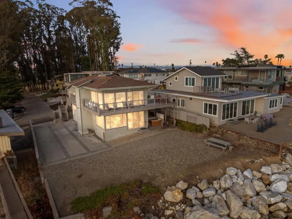22800 E Cliff Drive Santa Cruz, CA 95062