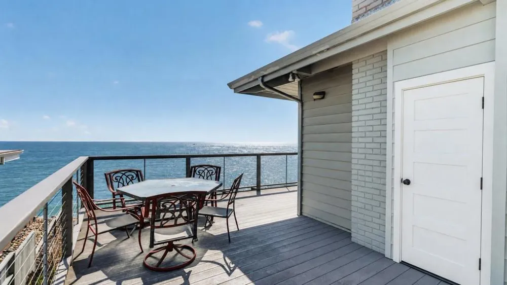 22800 E Cliff Drive Santa Cruz, CA 95062