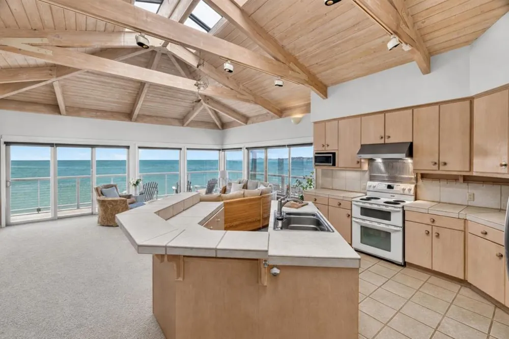 22800 E Cliff Drive Santa Cruz, CA 95062