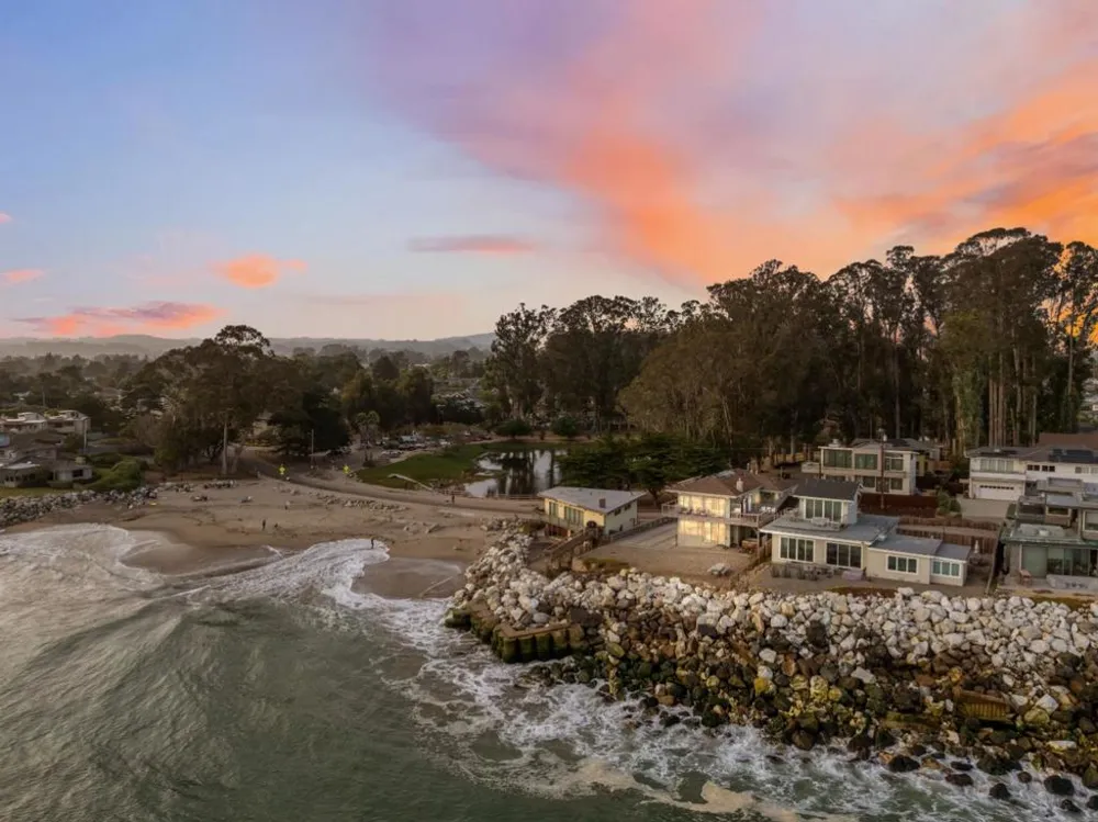 22800 E Cliff Drive Santa Cruz, CA 95062
