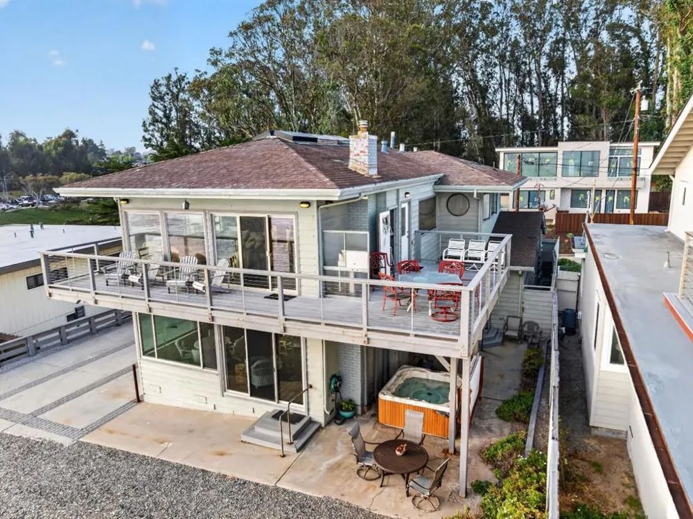 22800 E Cliff Drive Santa Cruz, CA 95062