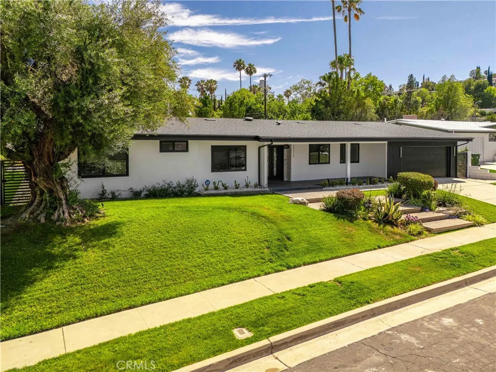24320 Bessemer Woodland Hills, CA 91367
