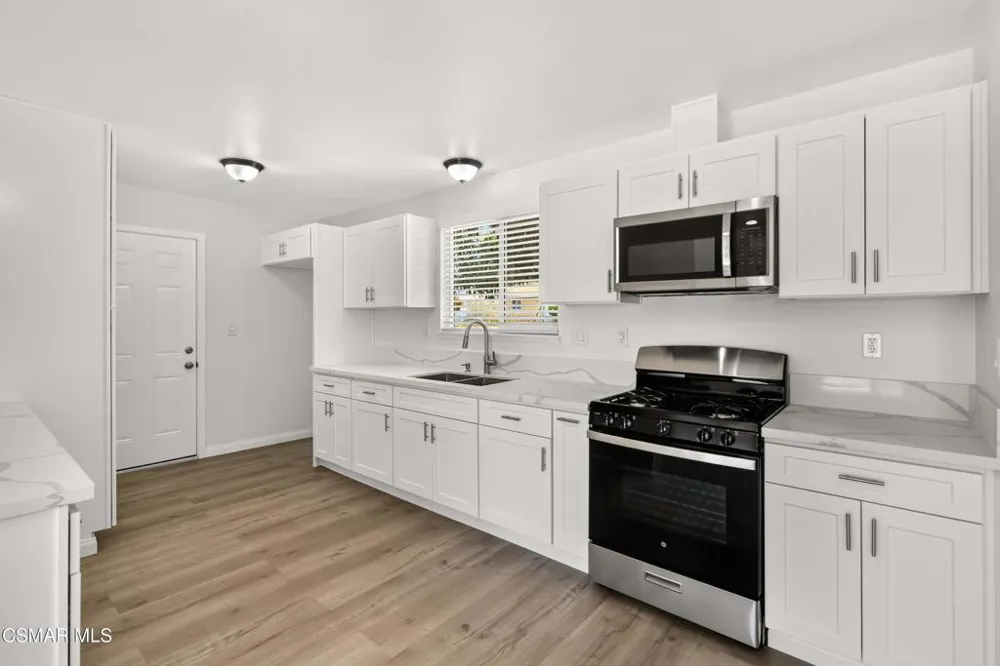 2233 Caldwell Avenue Simi Valley, CA 93065