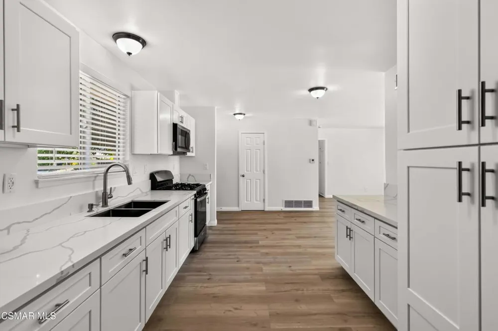 2233 Caldwell Avenue Simi Valley, CA 93065