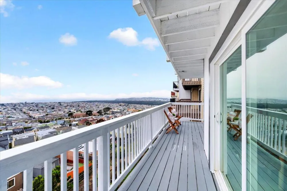 1733 15th Avenue San Francisco, CA 94122
