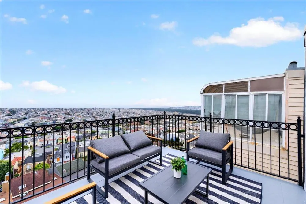 1733 15th Avenue San Francisco, CA 94122