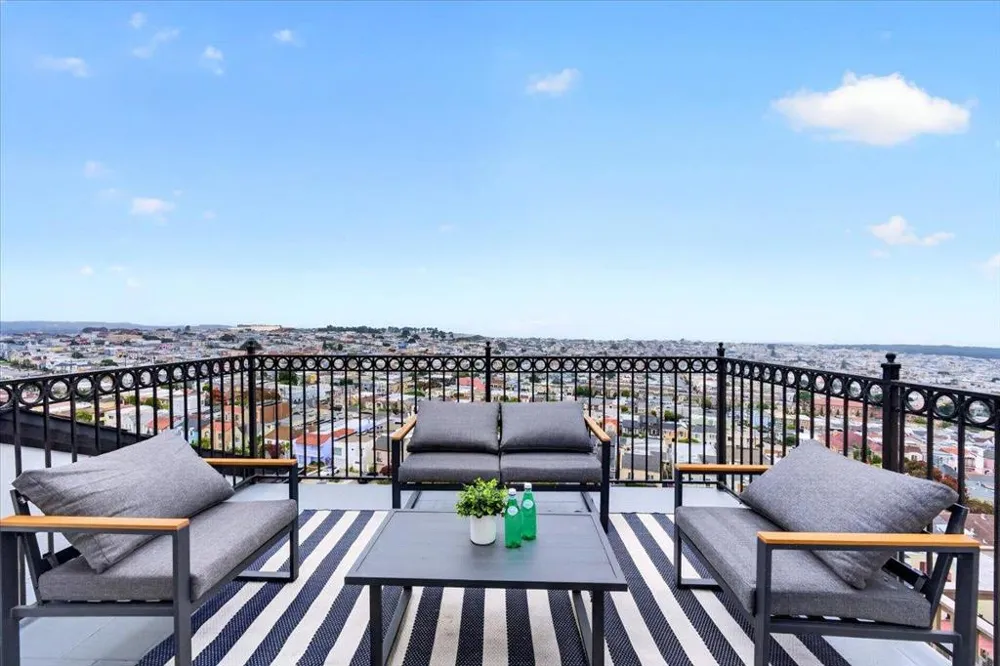 1733 15th Avenue San Francisco, CA 94122