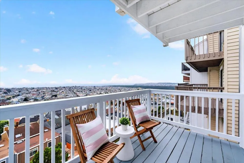 1733 15th Avenue San Francisco, CA 94122