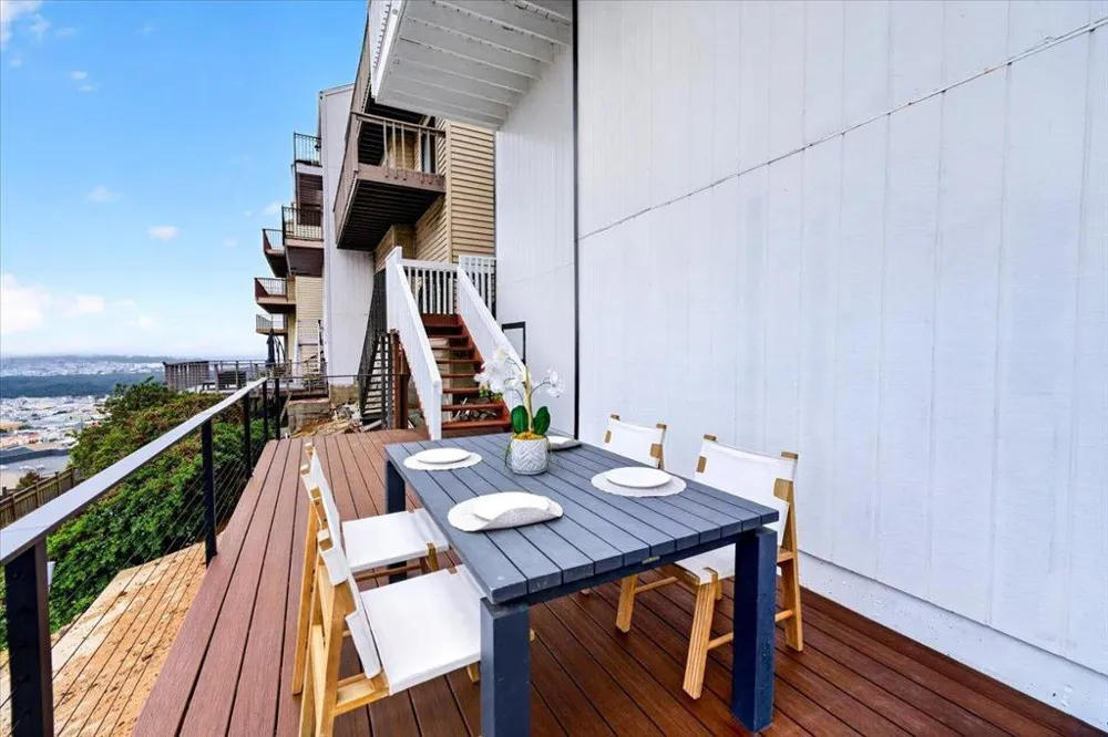 1733 15th Avenue San Francisco, CA 94122