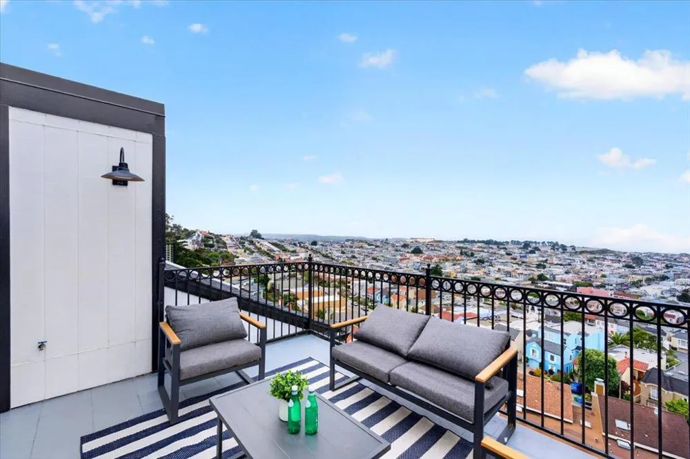 1733 15th Avenue San Francisco, CA 94122