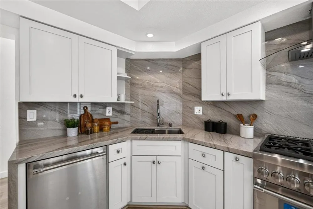 1733 15th Avenue San Francisco, CA 94122