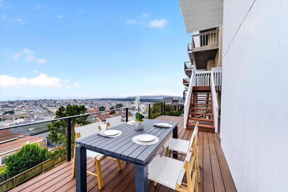 1733 15th Avenue San Francisco, CA 94122