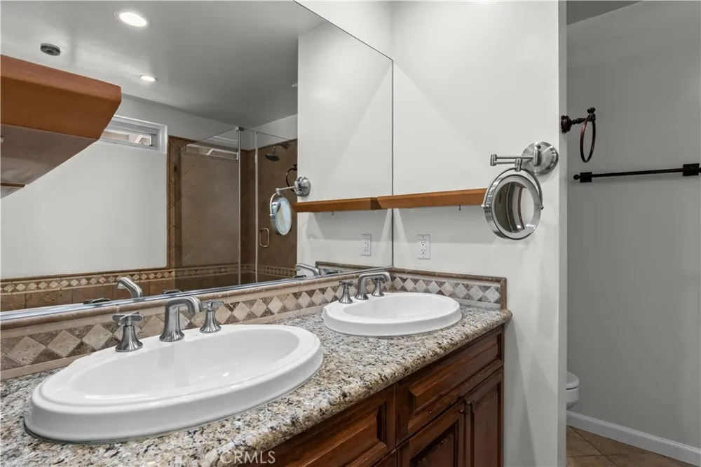 2424 University Dr Newport Beach, CA 92660