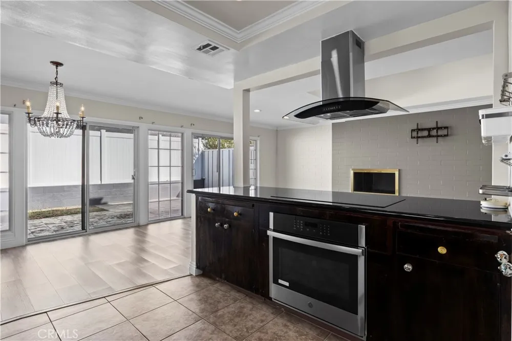 2424 University Dr Newport Beach, CA 92660
