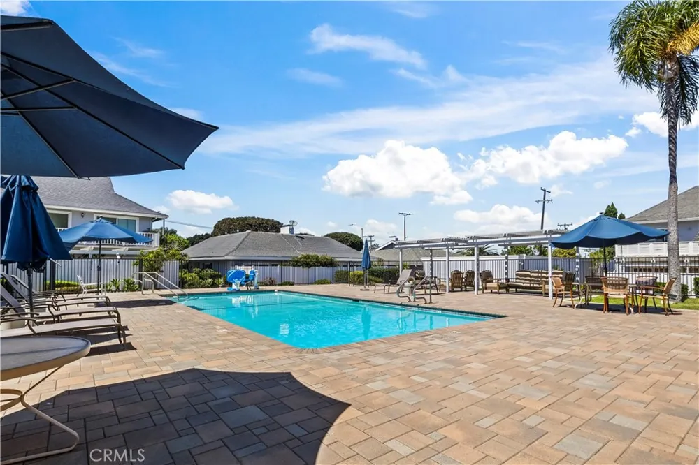 2424 University Dr Newport Beach, CA 92660