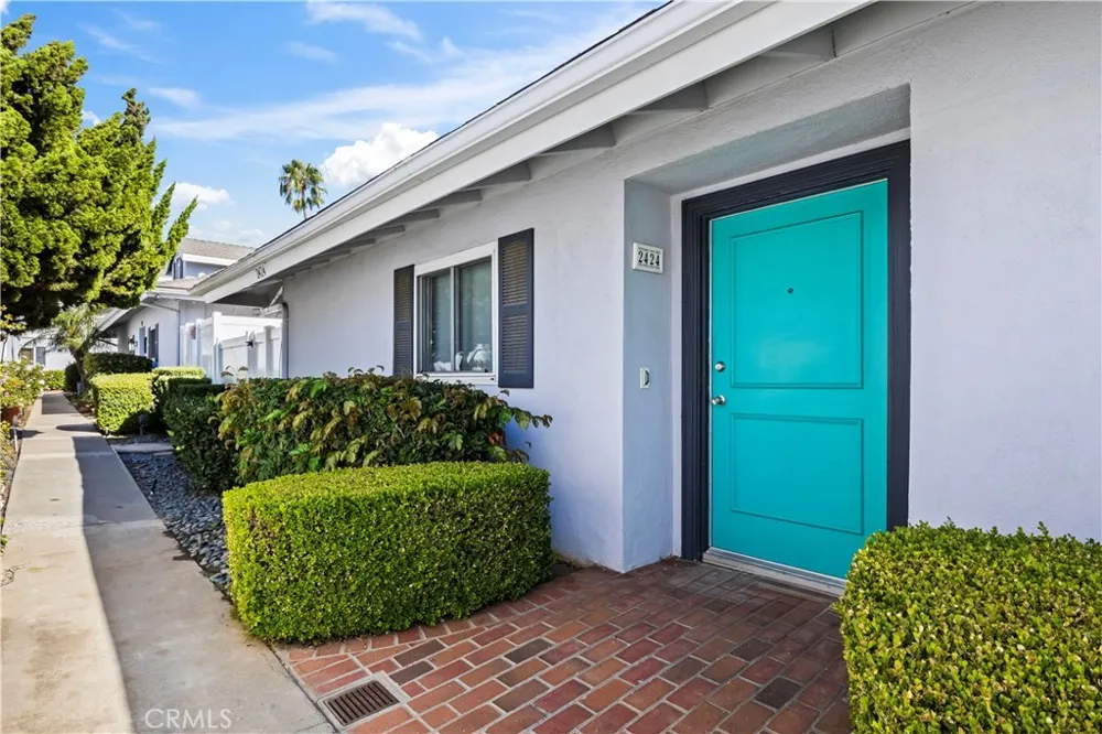 2424 University Dr Newport Beach, CA 92660