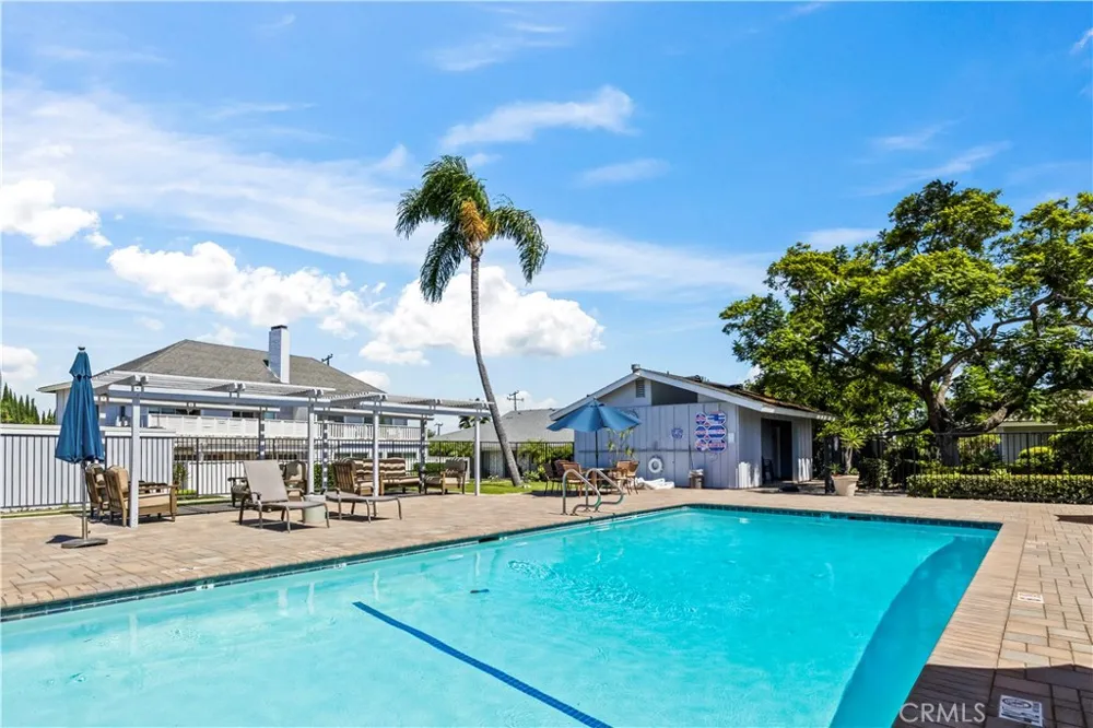 2424 University Dr Newport Beach, CA 92660