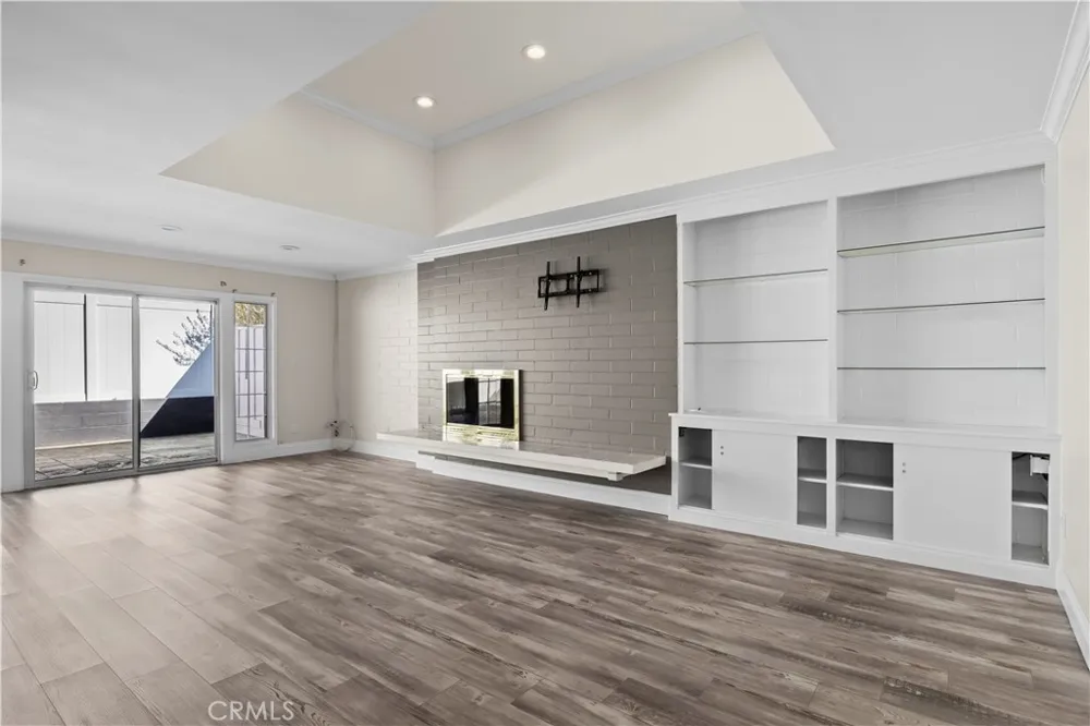 2424 University Dr Newport Beach, CA 92660