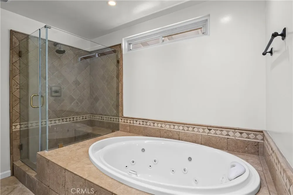 2424 University Dr Newport Beach, CA 92660