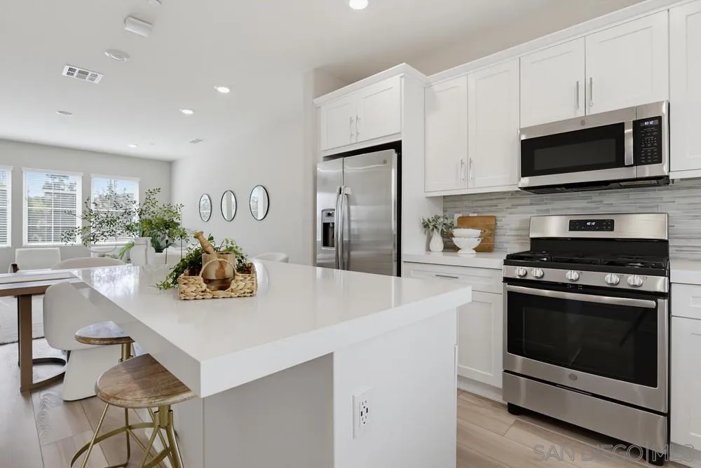 11011 Logan Way San Diego, CA 92129