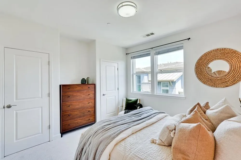 576 San Posadas Terrace Sunnyvale, CA 94085