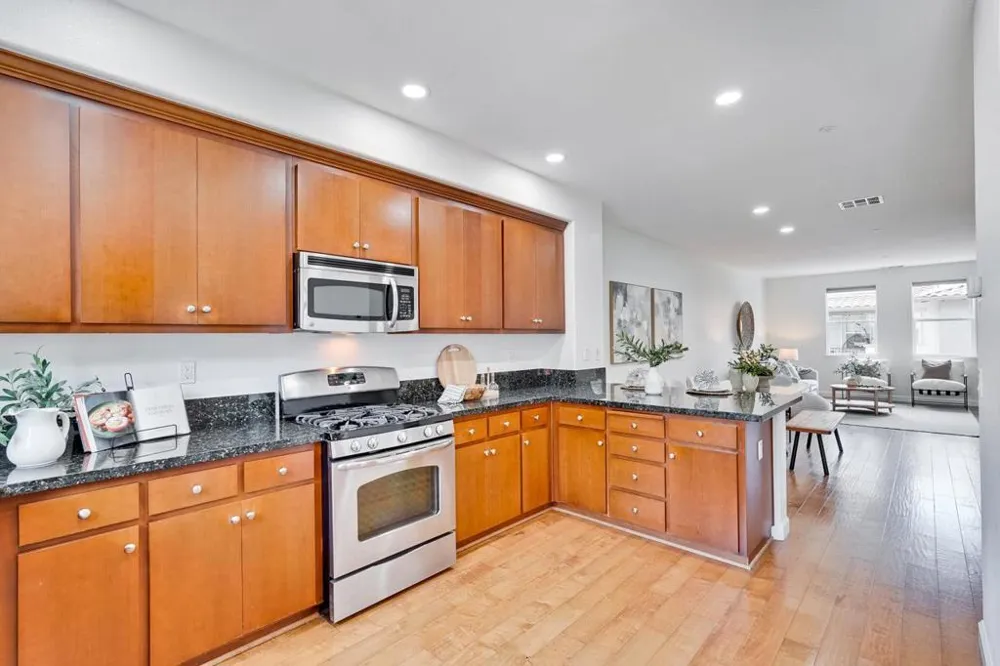 576 San Posadas Terrace Sunnyvale, CA 94085