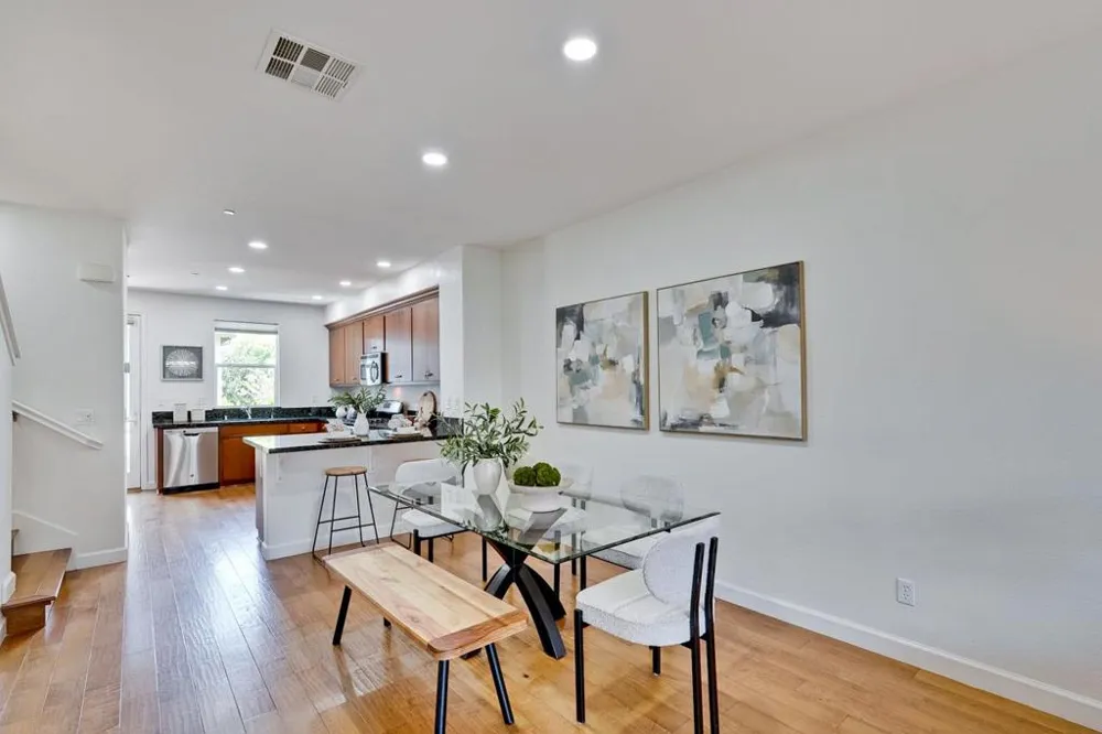 576 San Posadas Terrace Sunnyvale, CA 94085