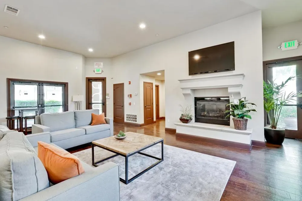 576 San Posadas Terrace Sunnyvale, CA 94085