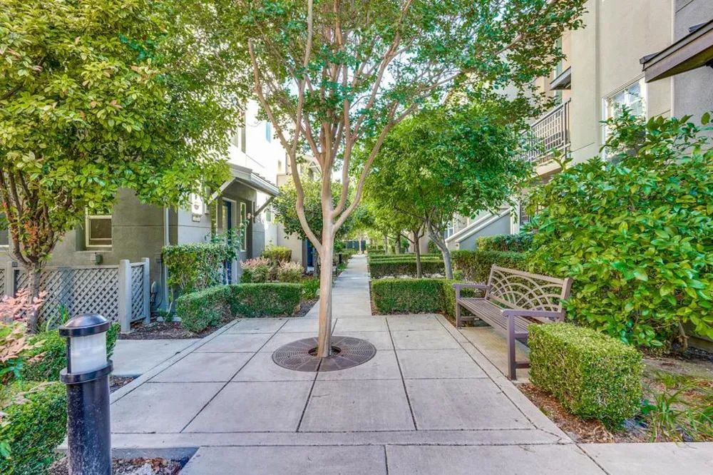 576 San Posadas Terrace Sunnyvale, CA 94085
