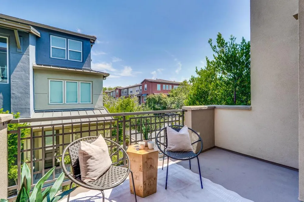 576 San Posadas Terrace Sunnyvale, CA 94085