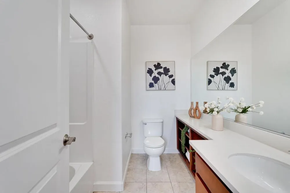 576 San Posadas Terrace Sunnyvale, CA 94085