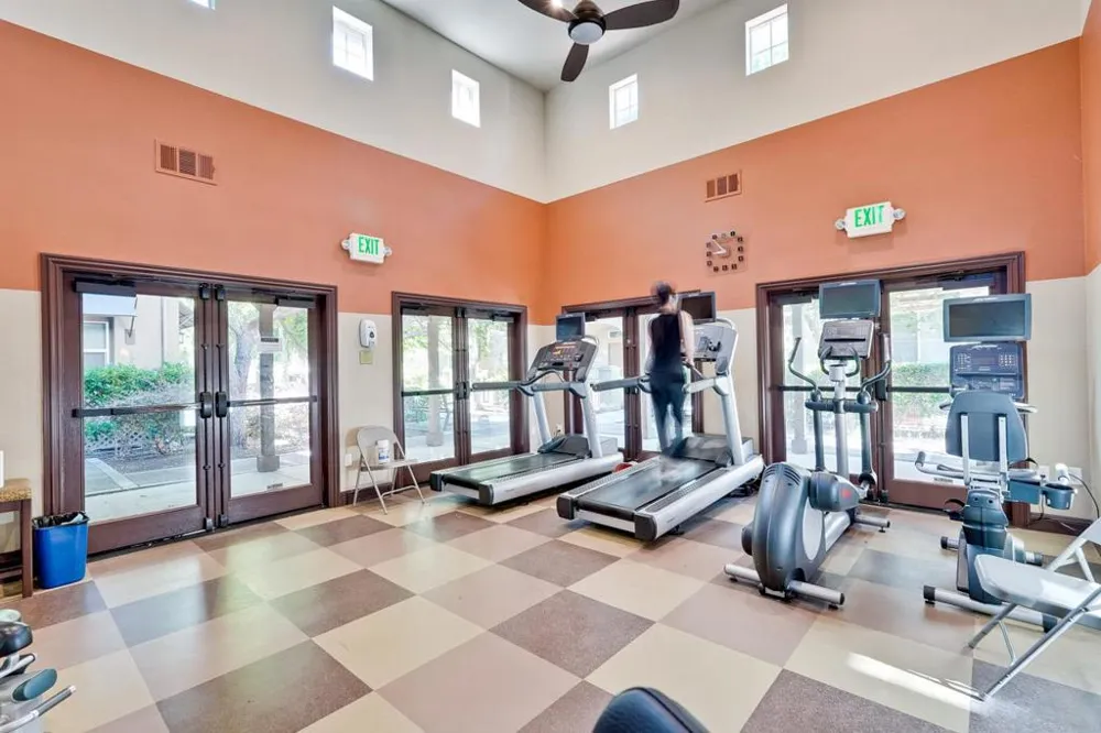 576 San Posadas Terrace Sunnyvale, CA 94085